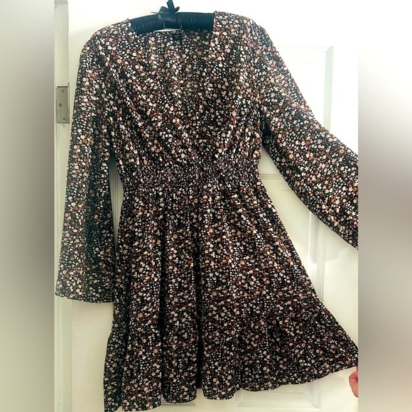 Floral V neck midi dress with cinched waist, ruffle bottom, wide sleeves, 0XL - Picture 2 of 6